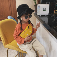 Morsomt mønster for barn med én skulder og midjeveske