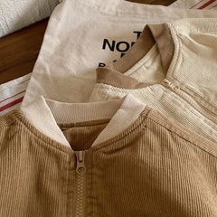 Barnas vårfrakk i japansk og koreansk kordfløyel