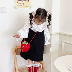 Håndlaget strikket barneull søt jordbær crossbody-veske